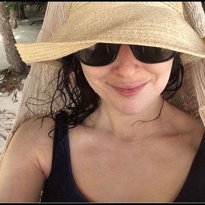 Meet your Posher, Mariel